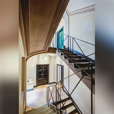 Guesthost - Spanish Steps Luxury Apartment-2